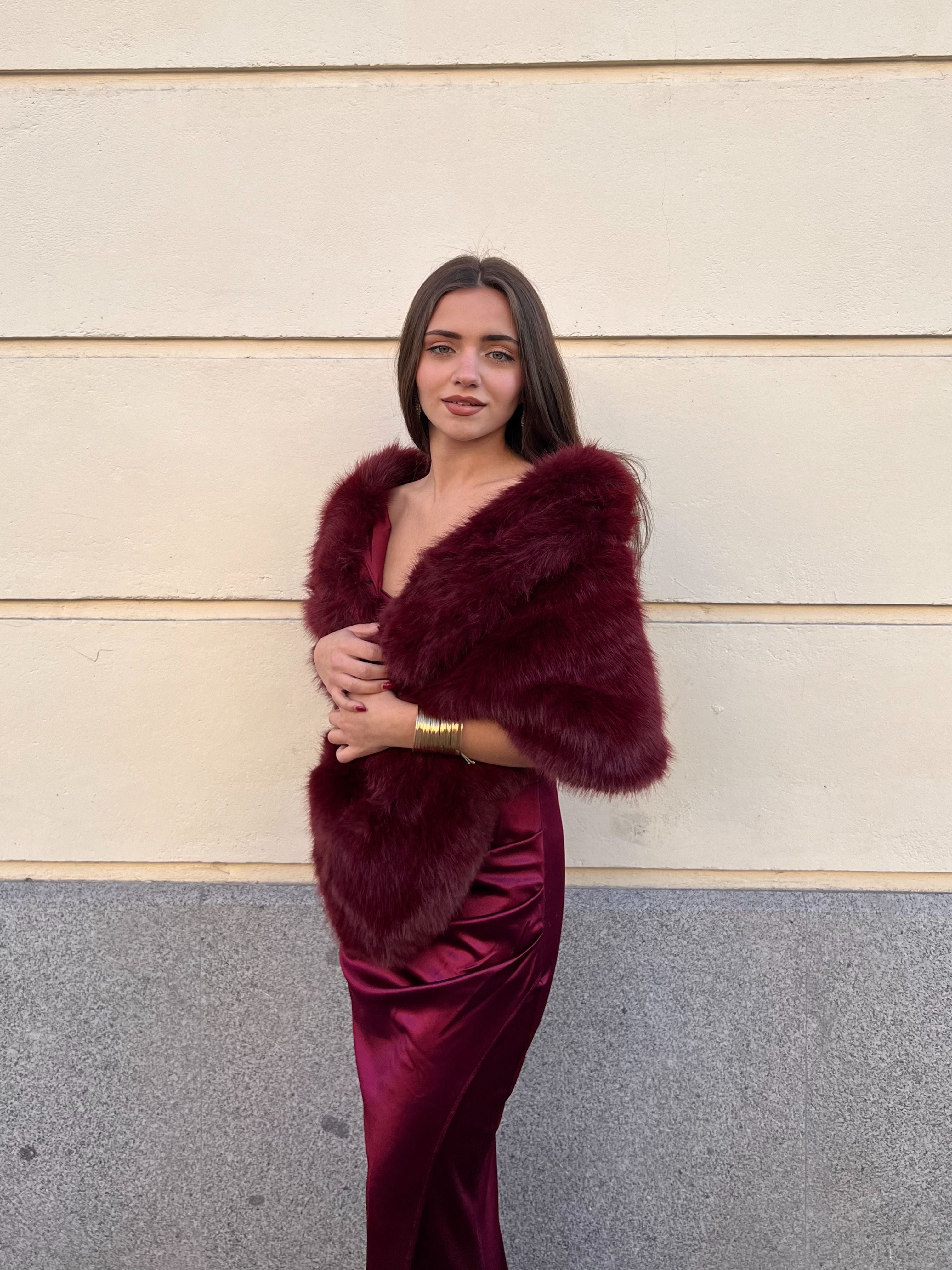 estola-pelo-boda-burdeos