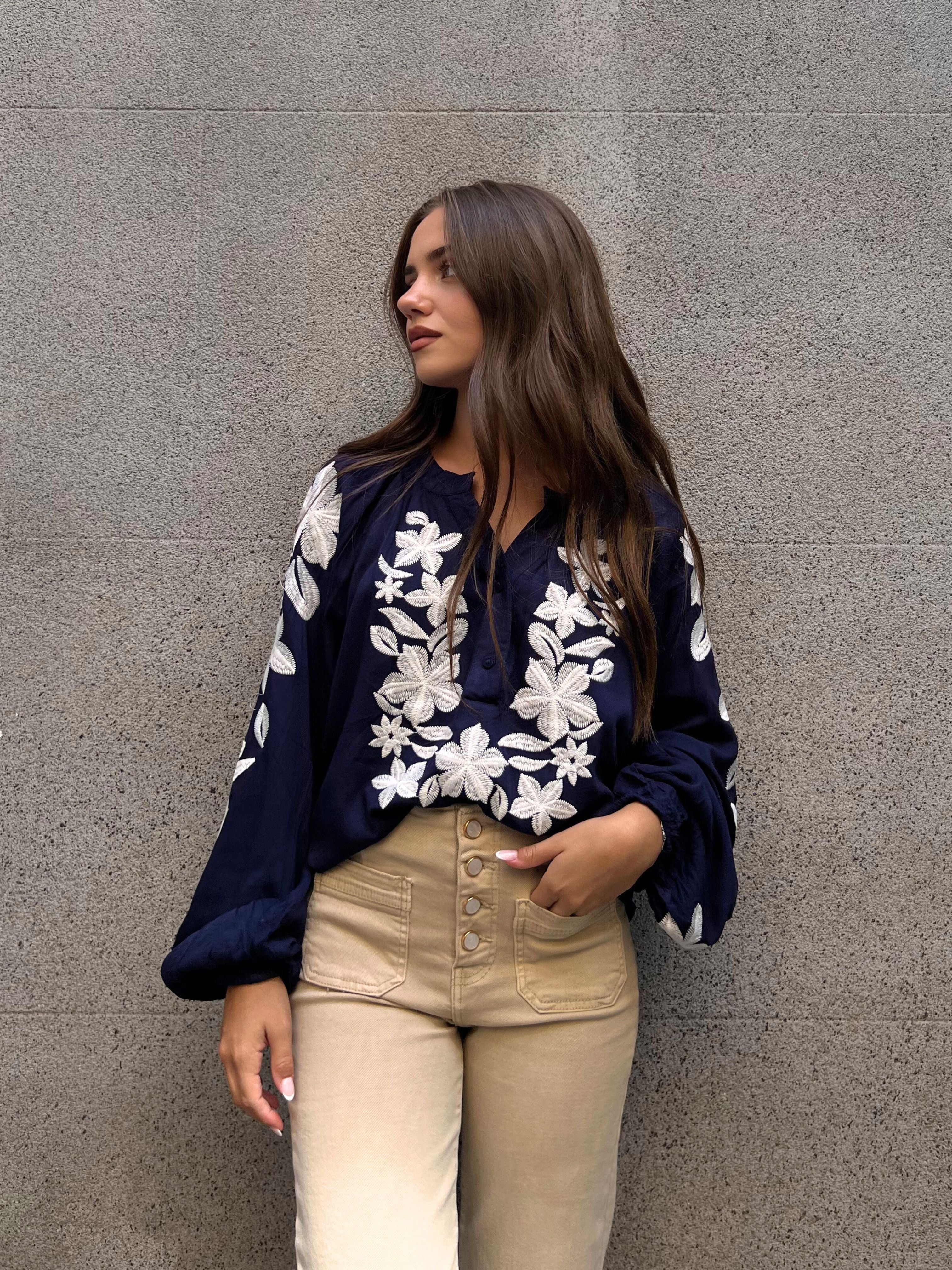 BLUSA MANGA ABULLONADA BORDADO FLORES