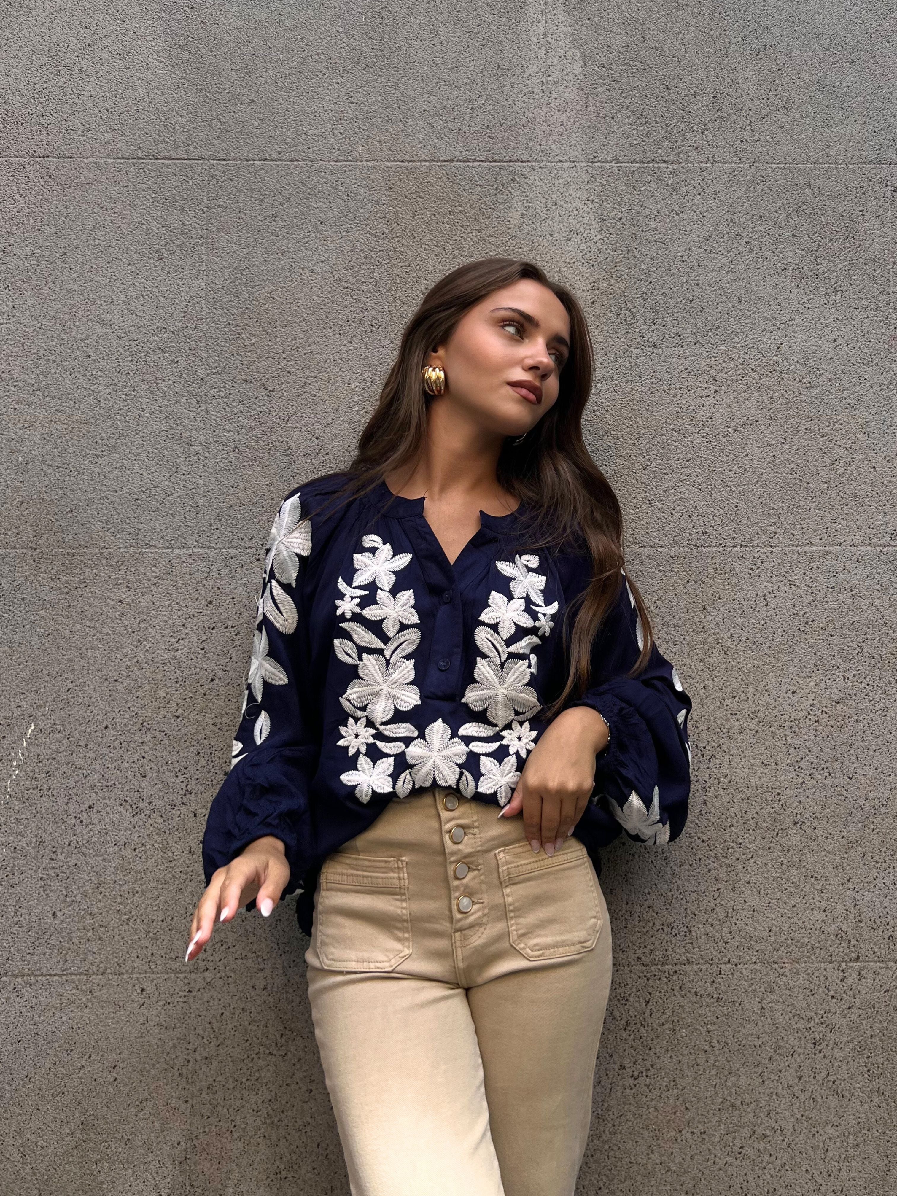 BLUSA MANGA ABULLONADA BORDADO FLORES