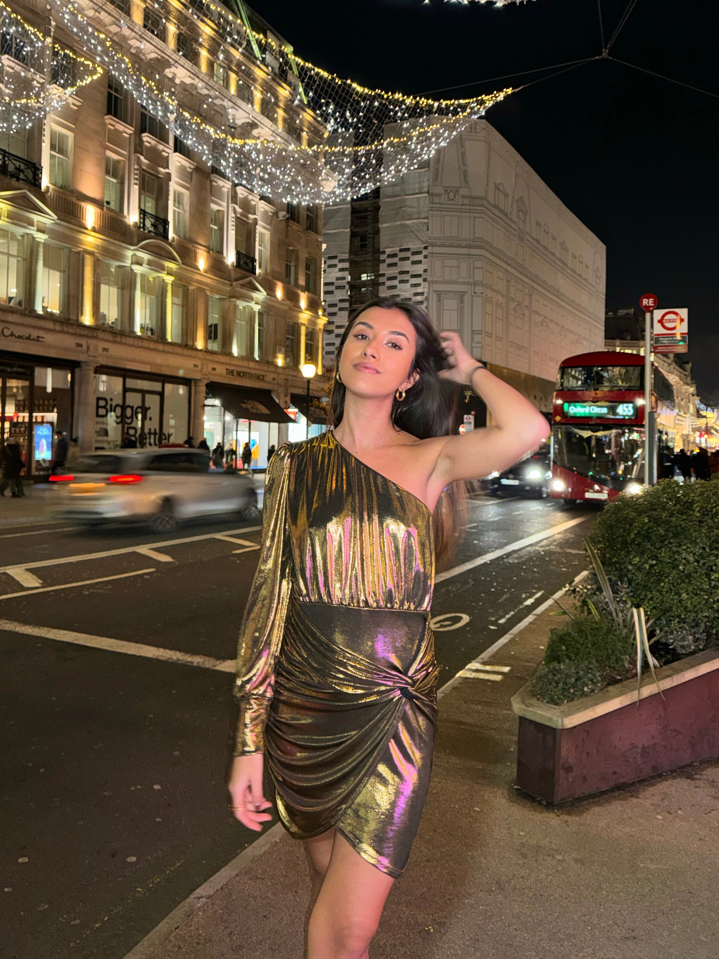 Vestido corto Escote asimétrico