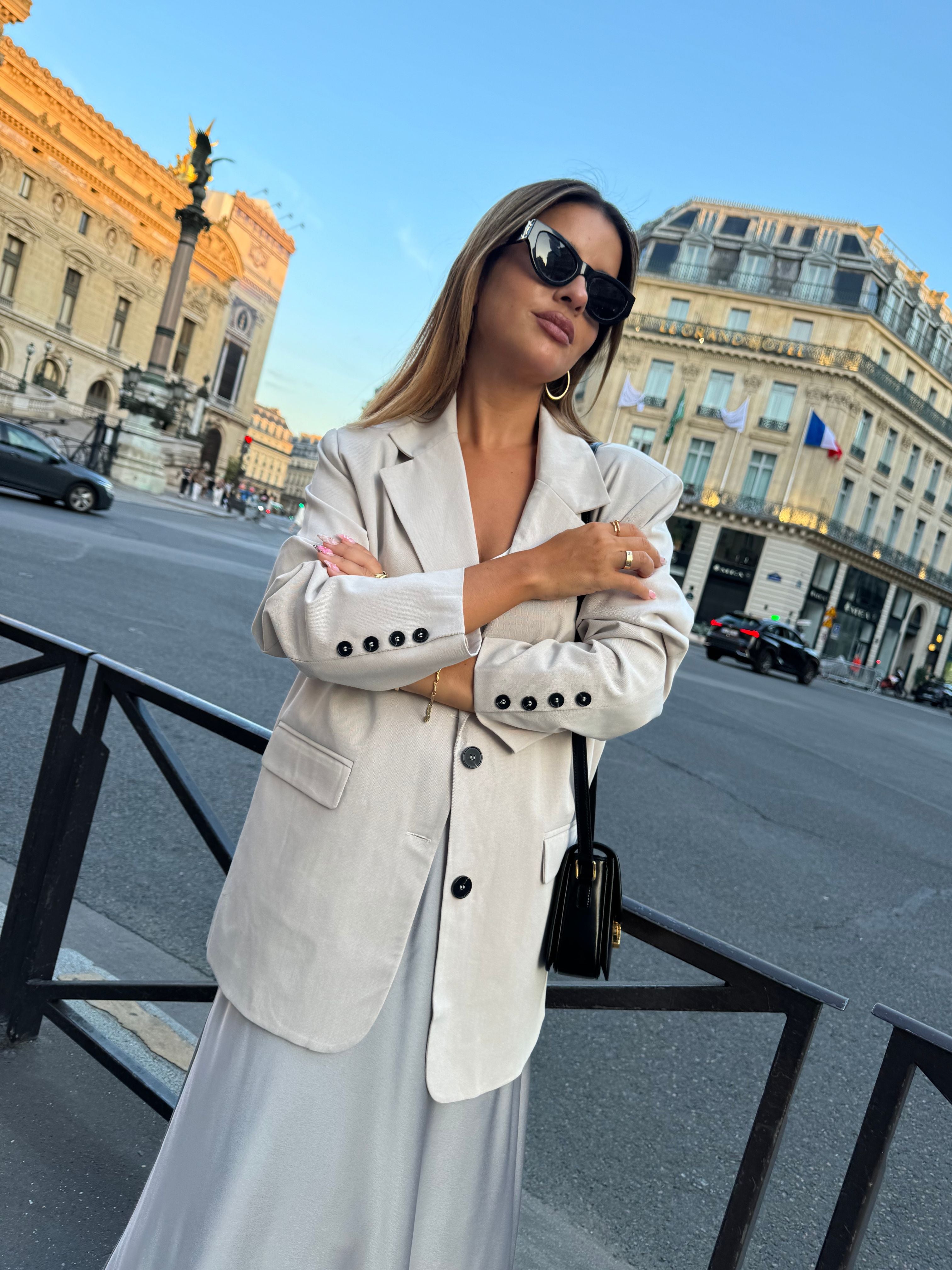 blazer_oversize_traje_color_crudo_estilo_masculino