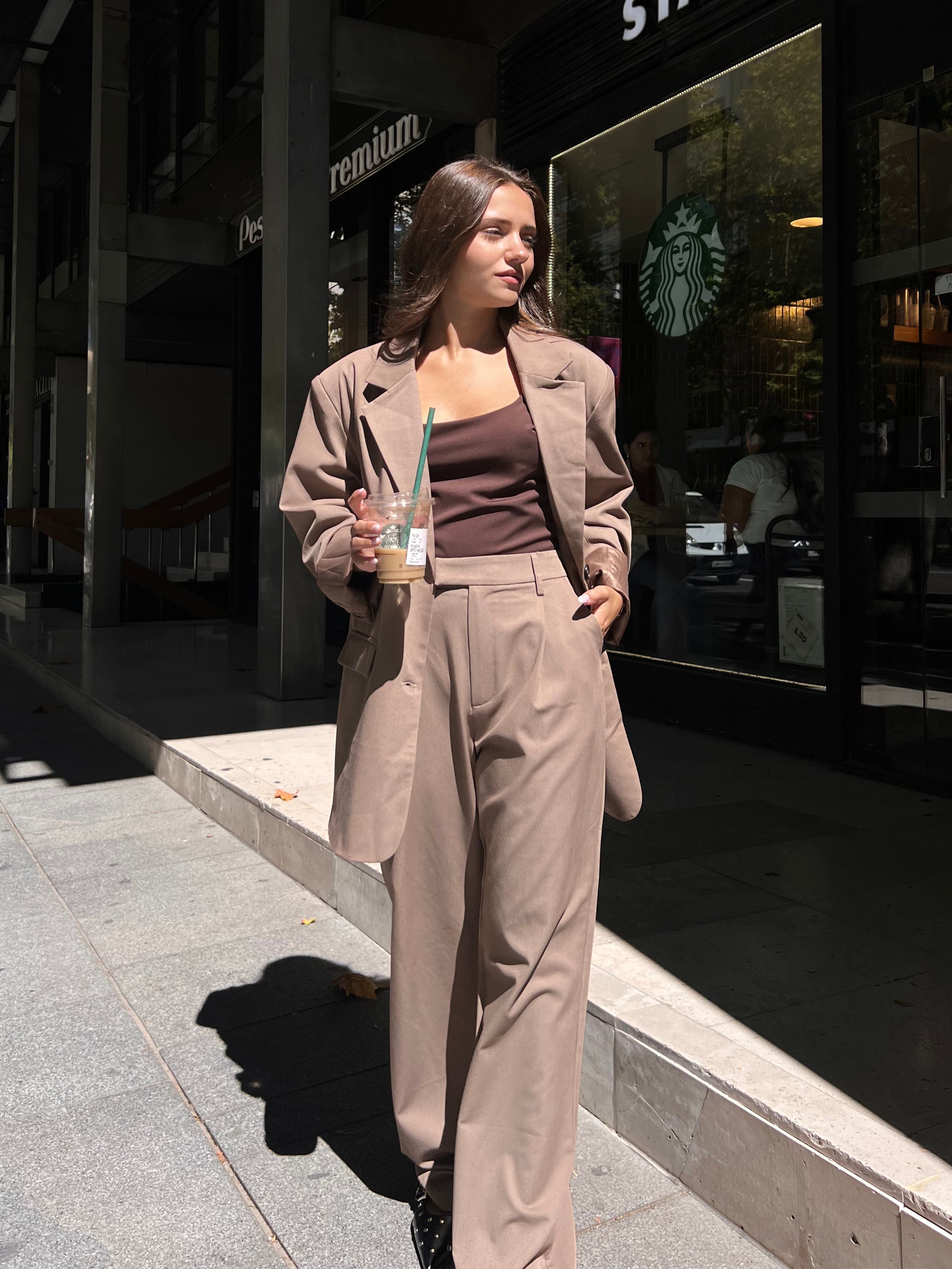 pantalon traje beige