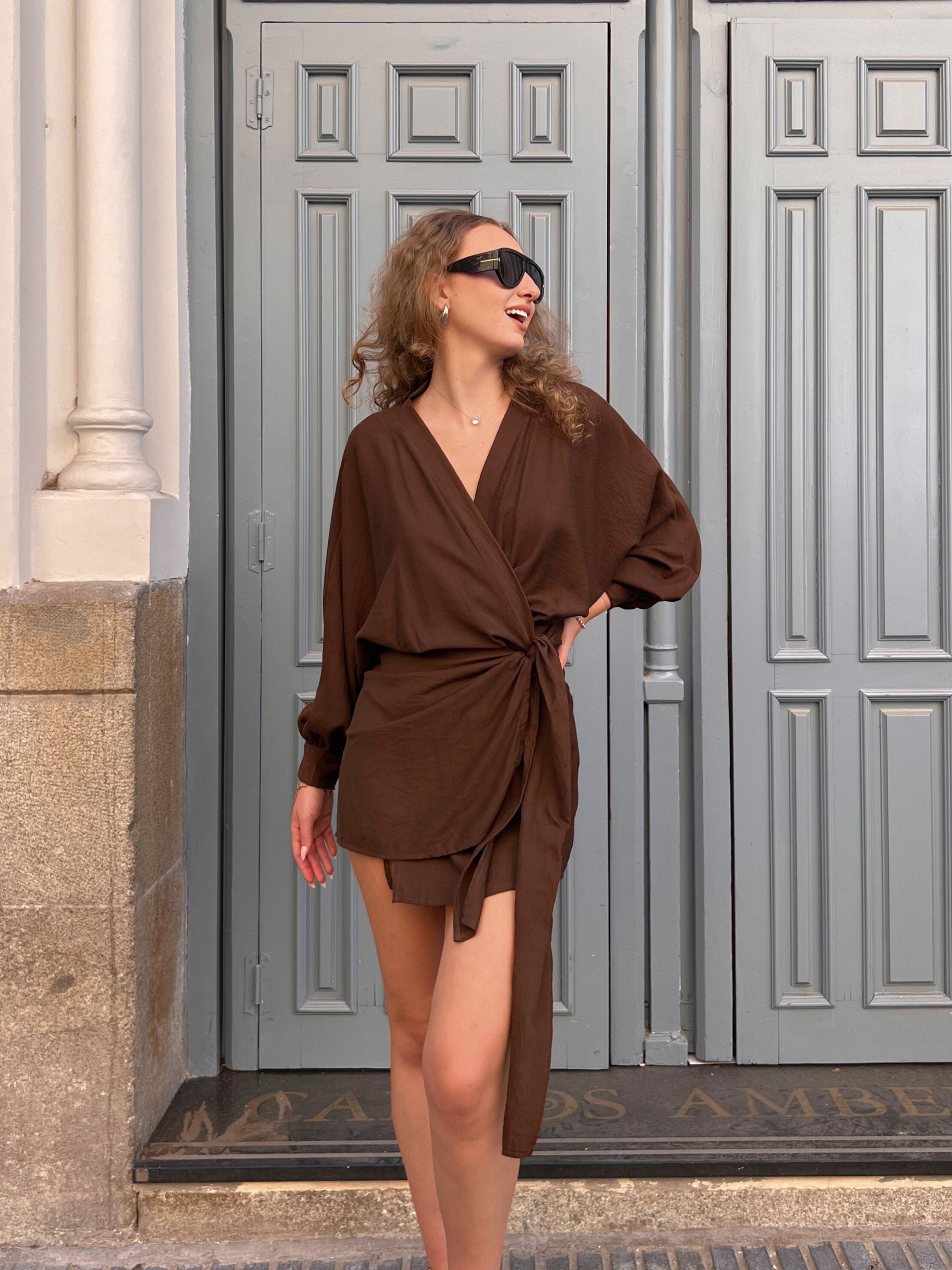 vestido corto con lazada