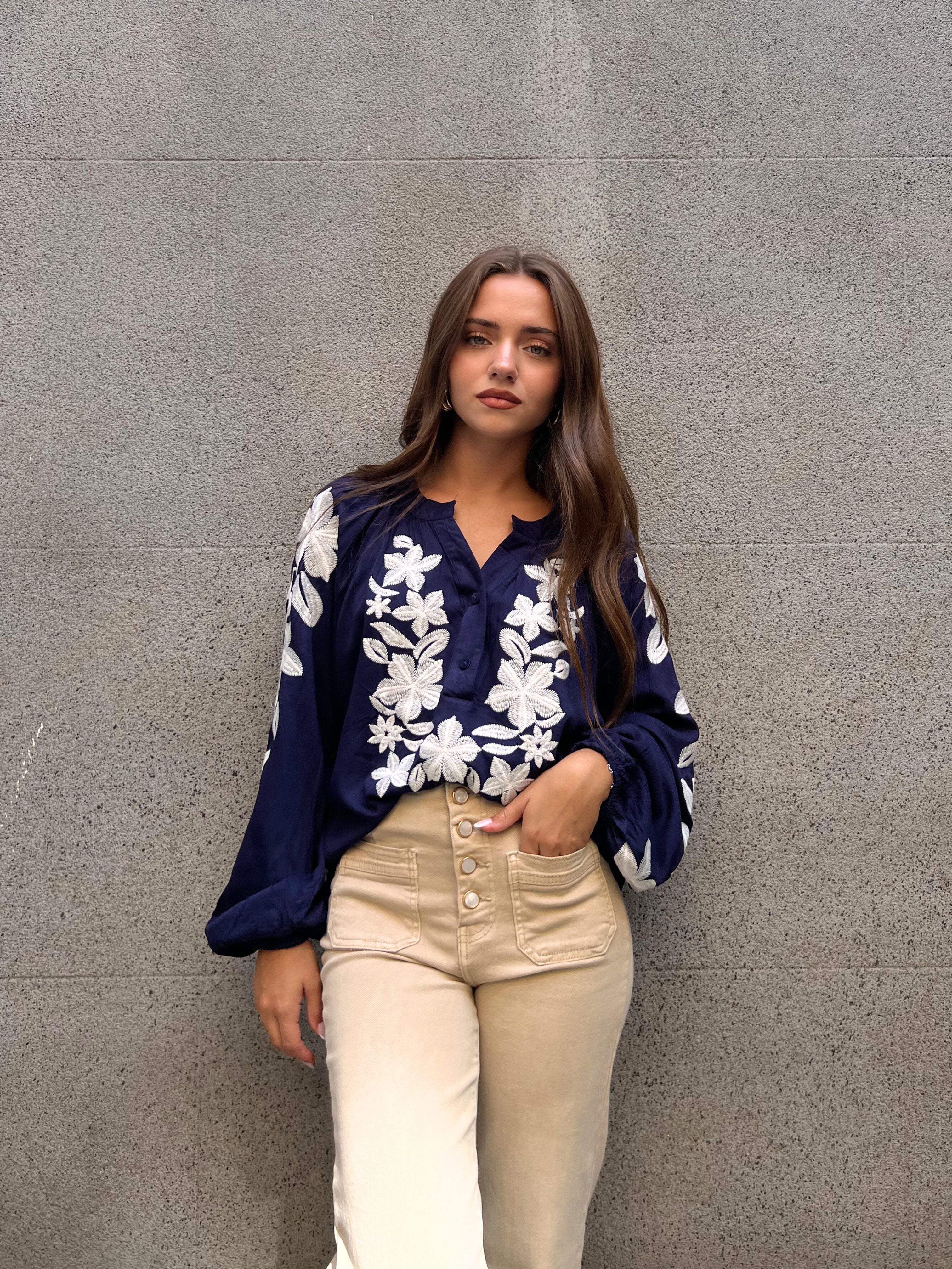 BLUSA MANGA ABULLONADA BORDADO FLORES