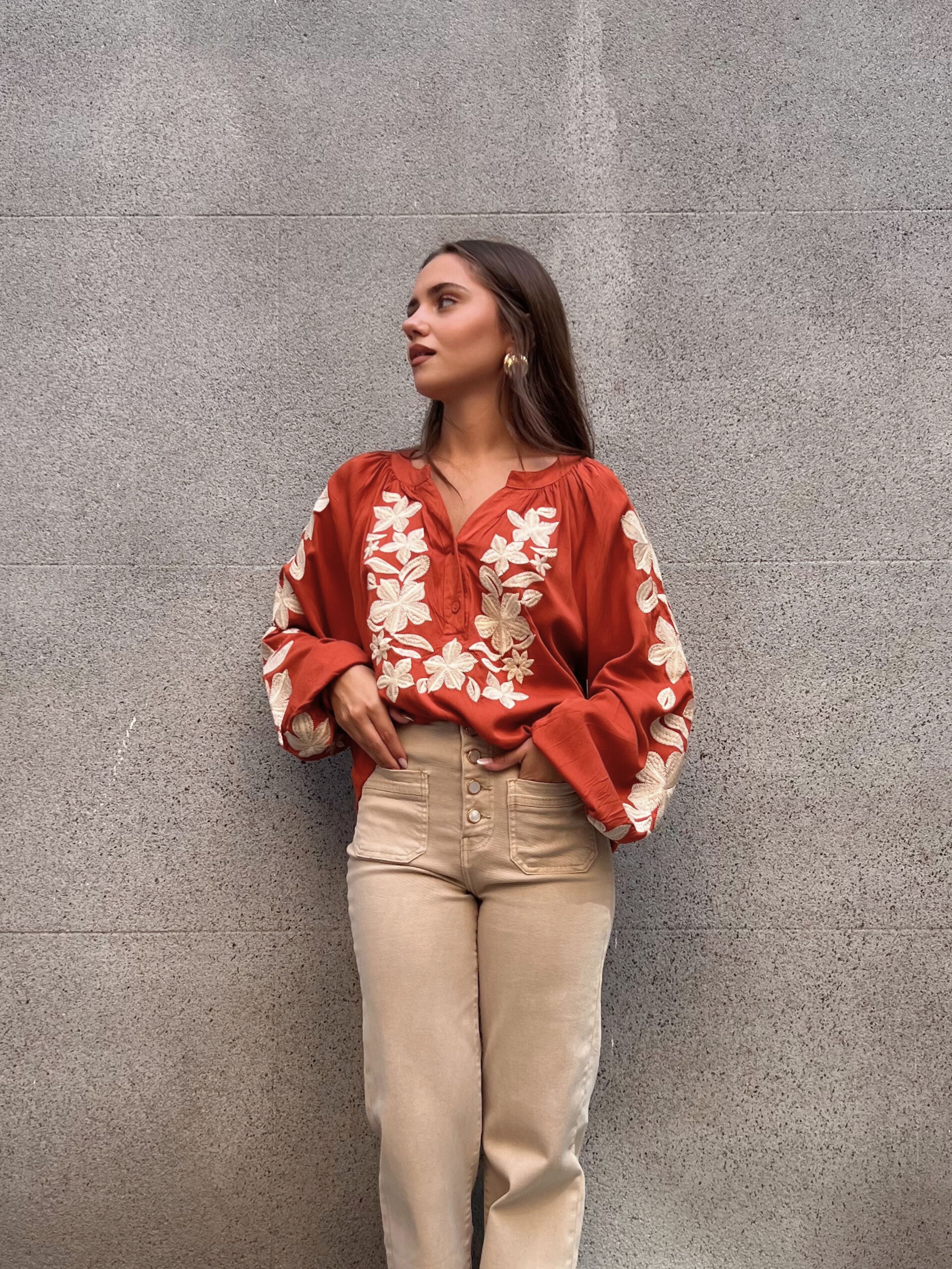 BLUSA MANGA ABULLONADA BORDADO FLORES