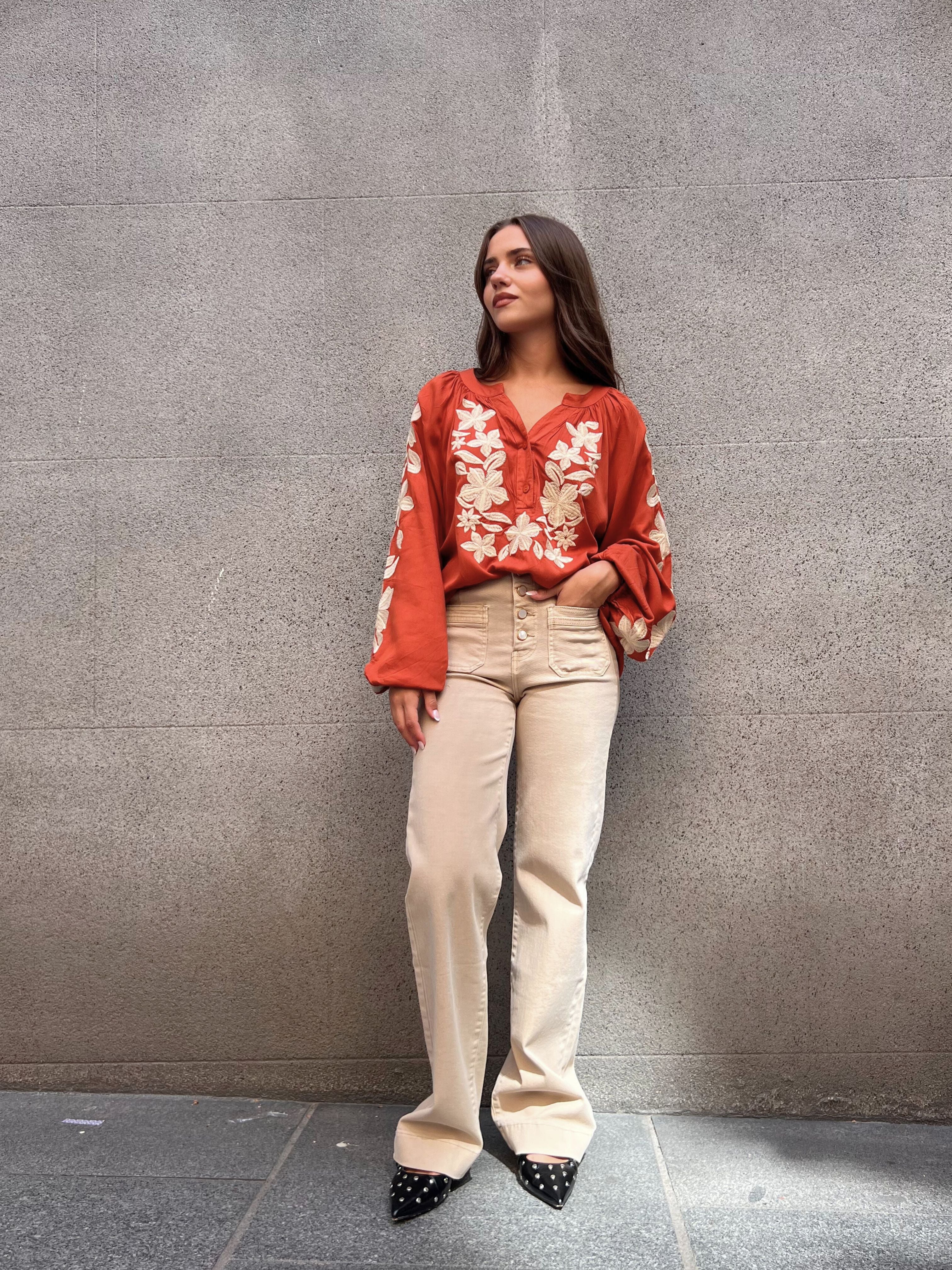 BLUSA MANGA ABULLONADA BORDADO FLORES