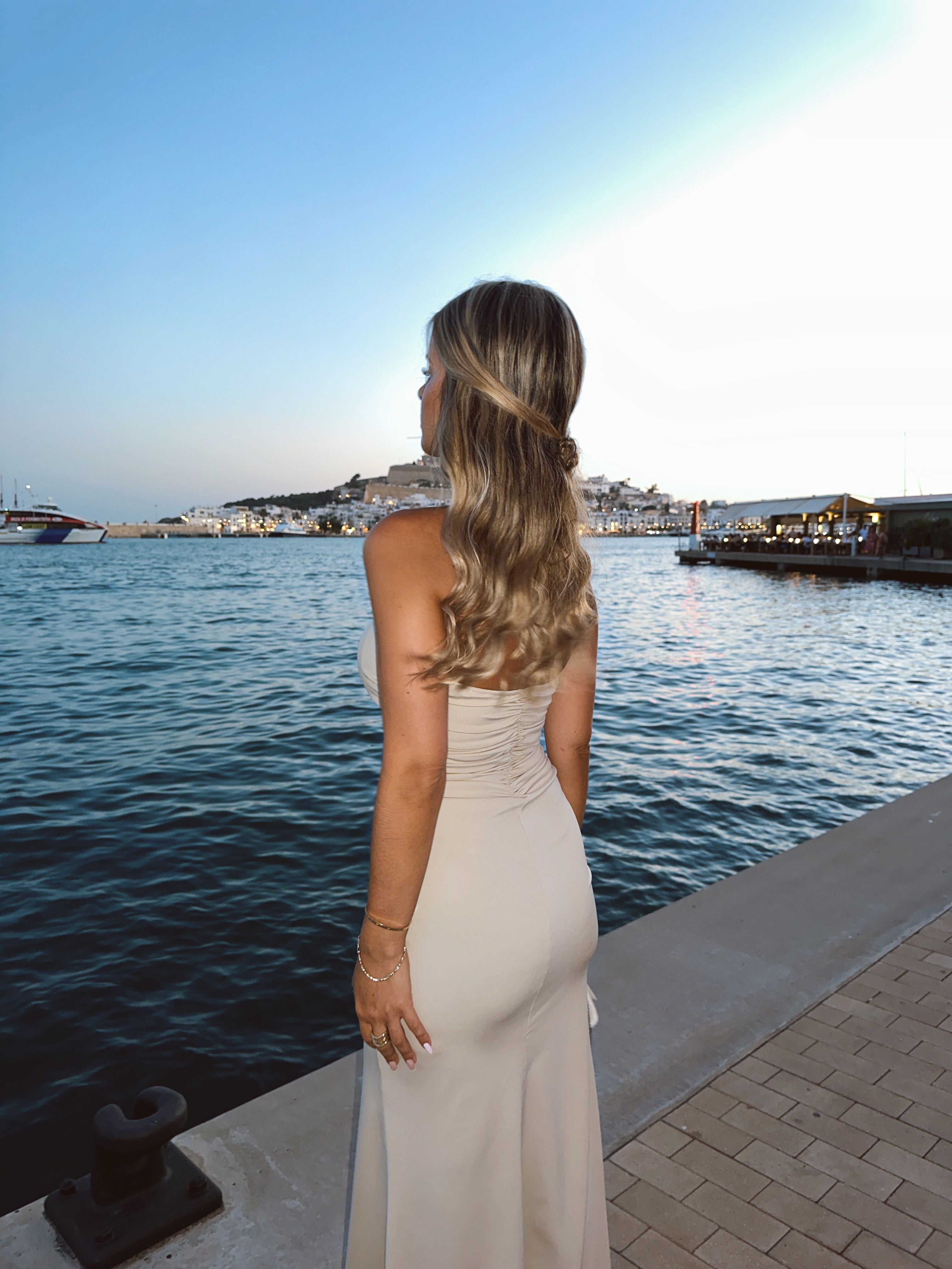 Vestido largo  Escote estructurado