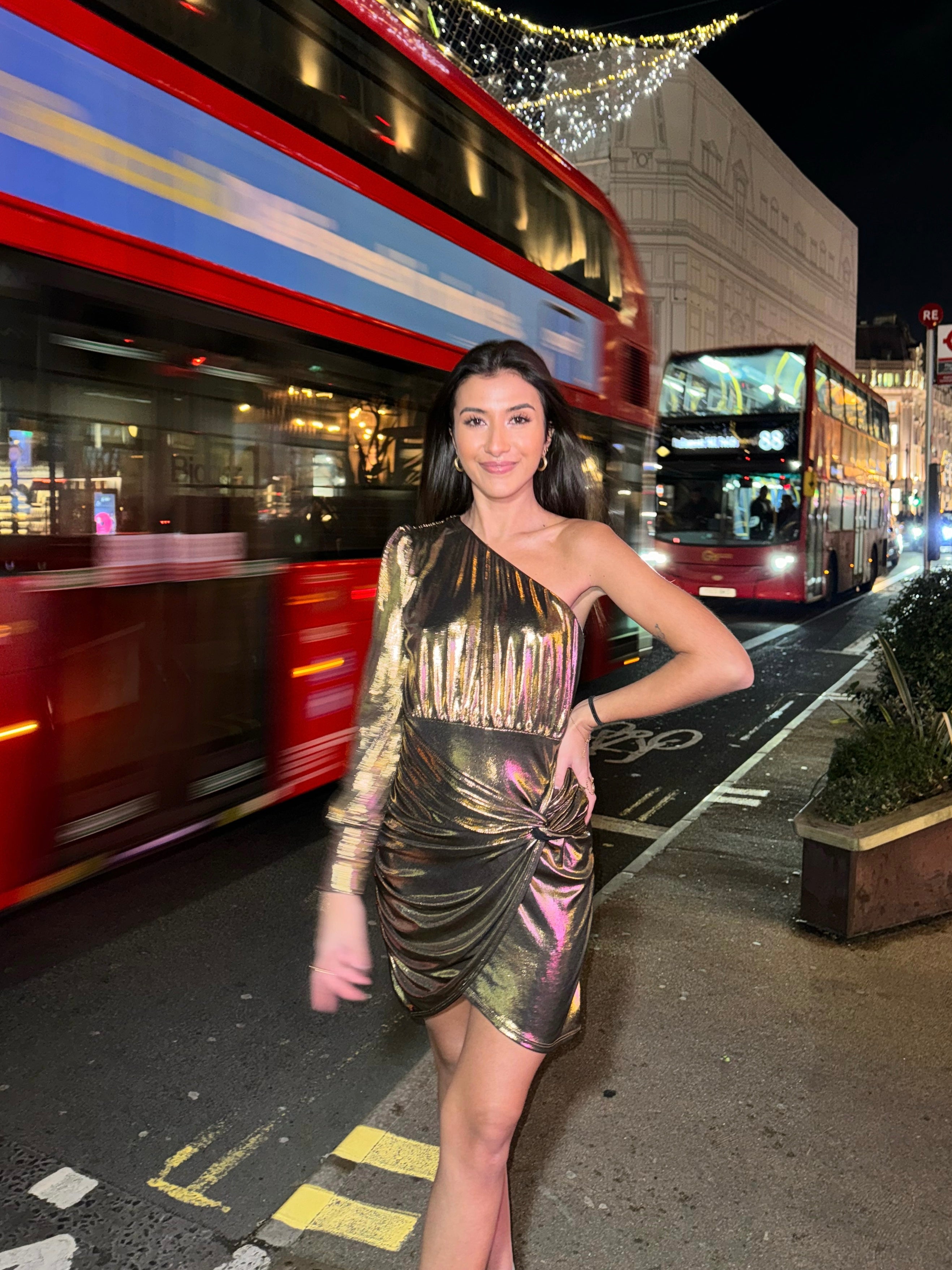 Vestido corto Escote asimétrico