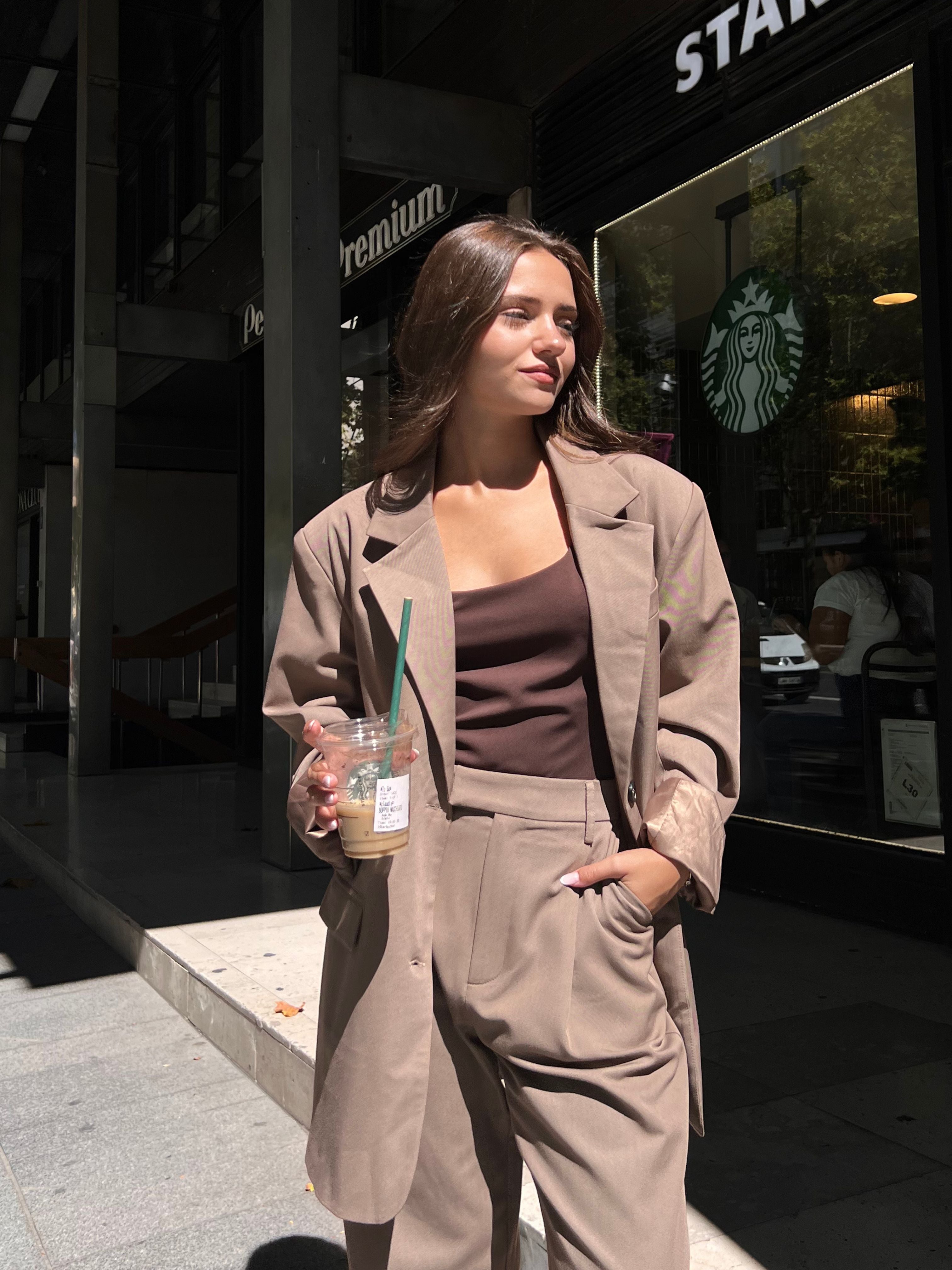 blazer_oversize_traje_color_crudo_estilo_masculino