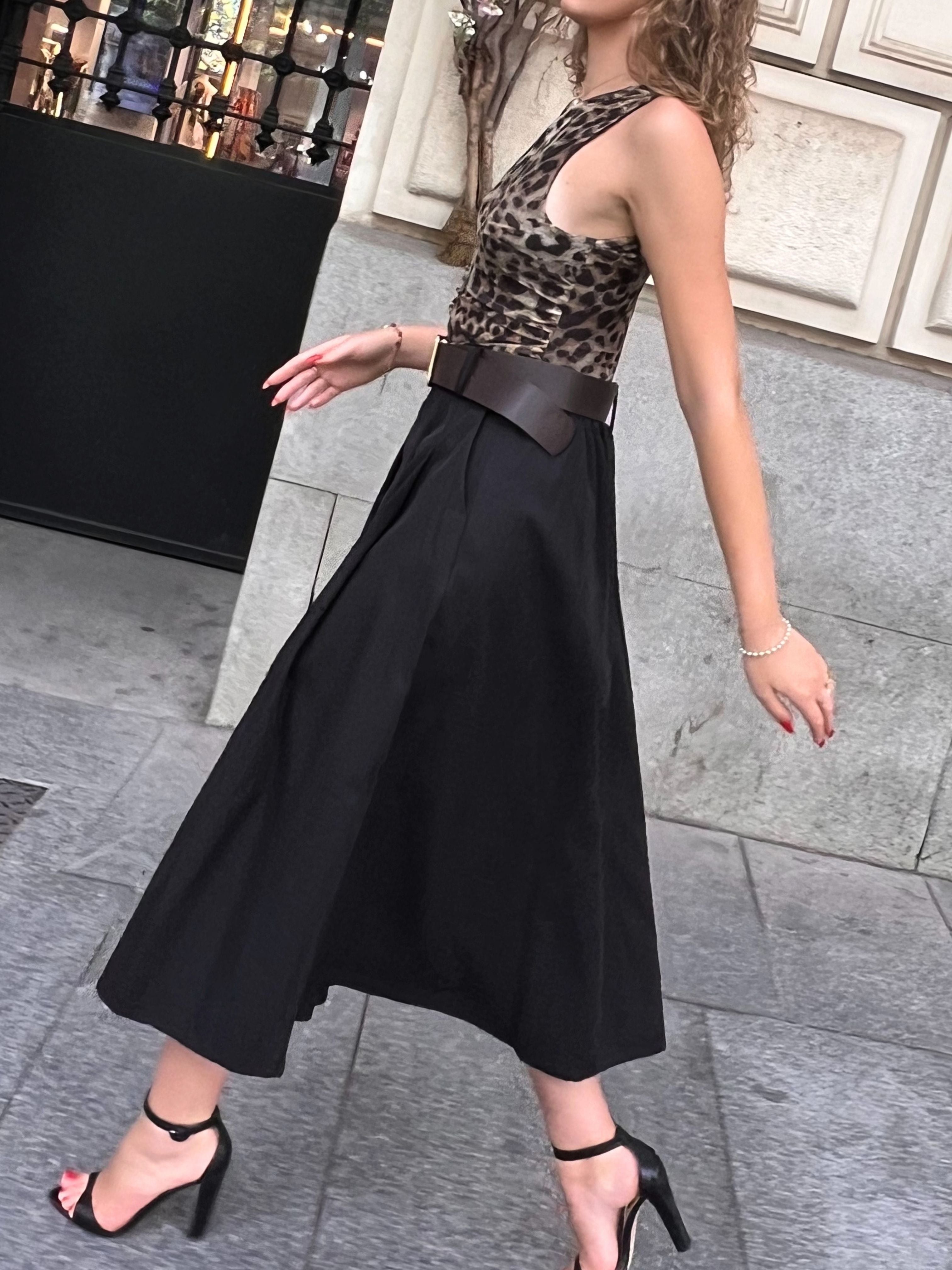 falda larga plisada negra