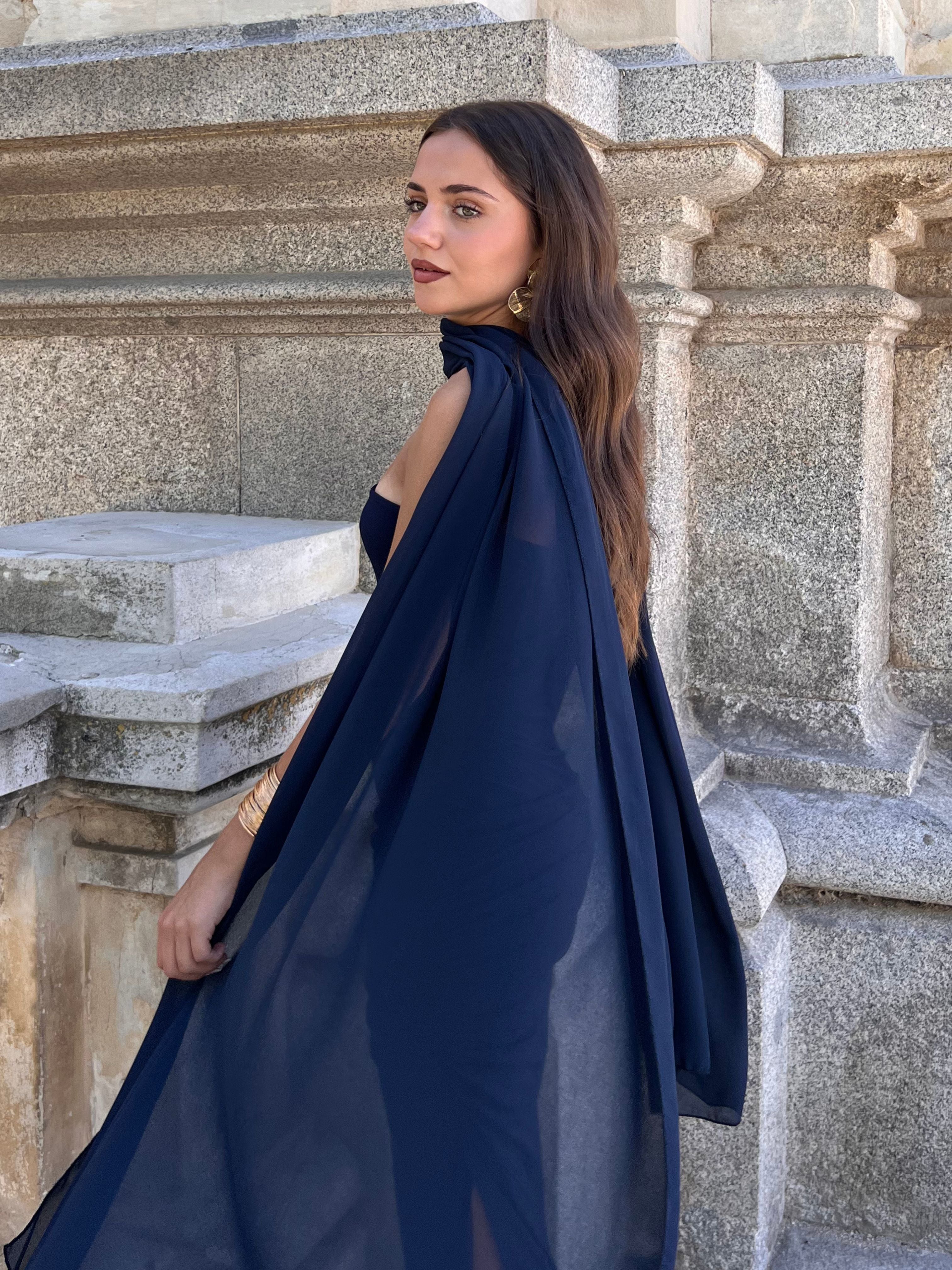 fular de gasa invitada perfecta azul marino