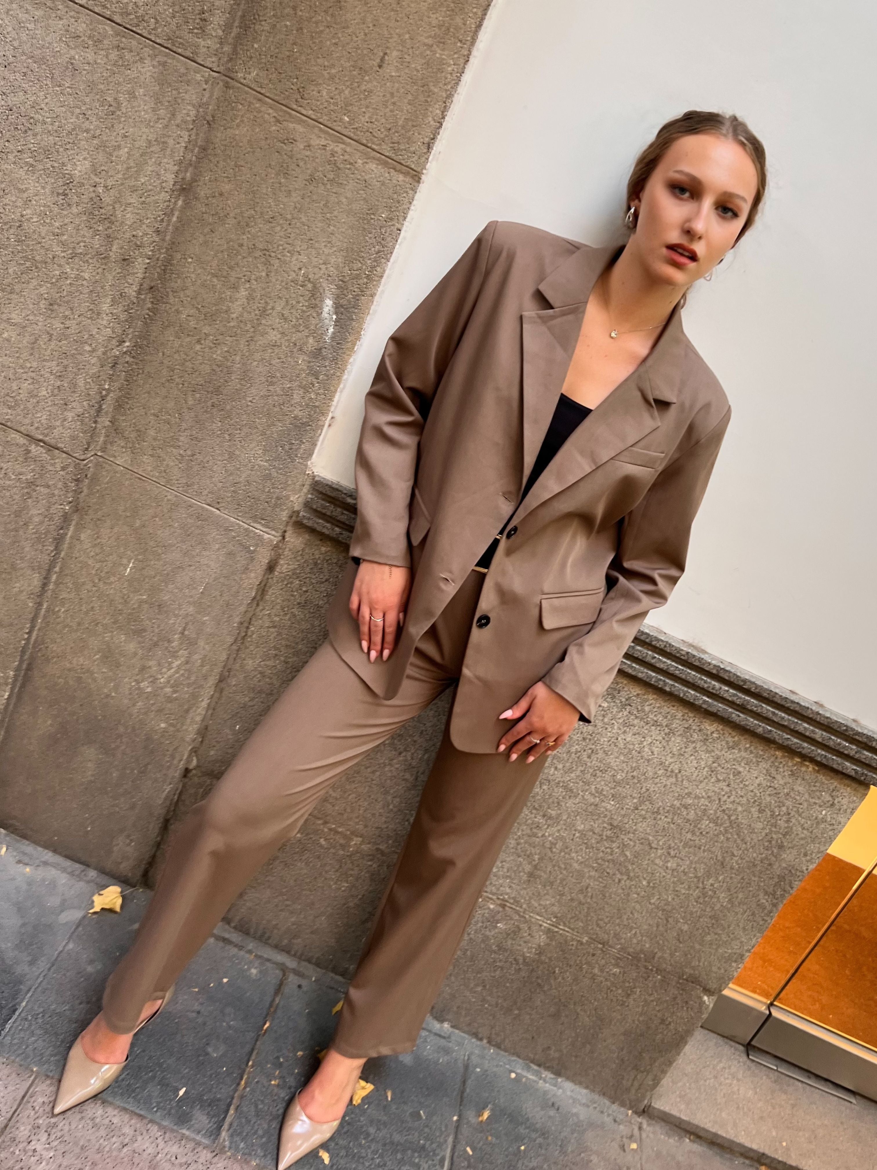 pantalon traje beige