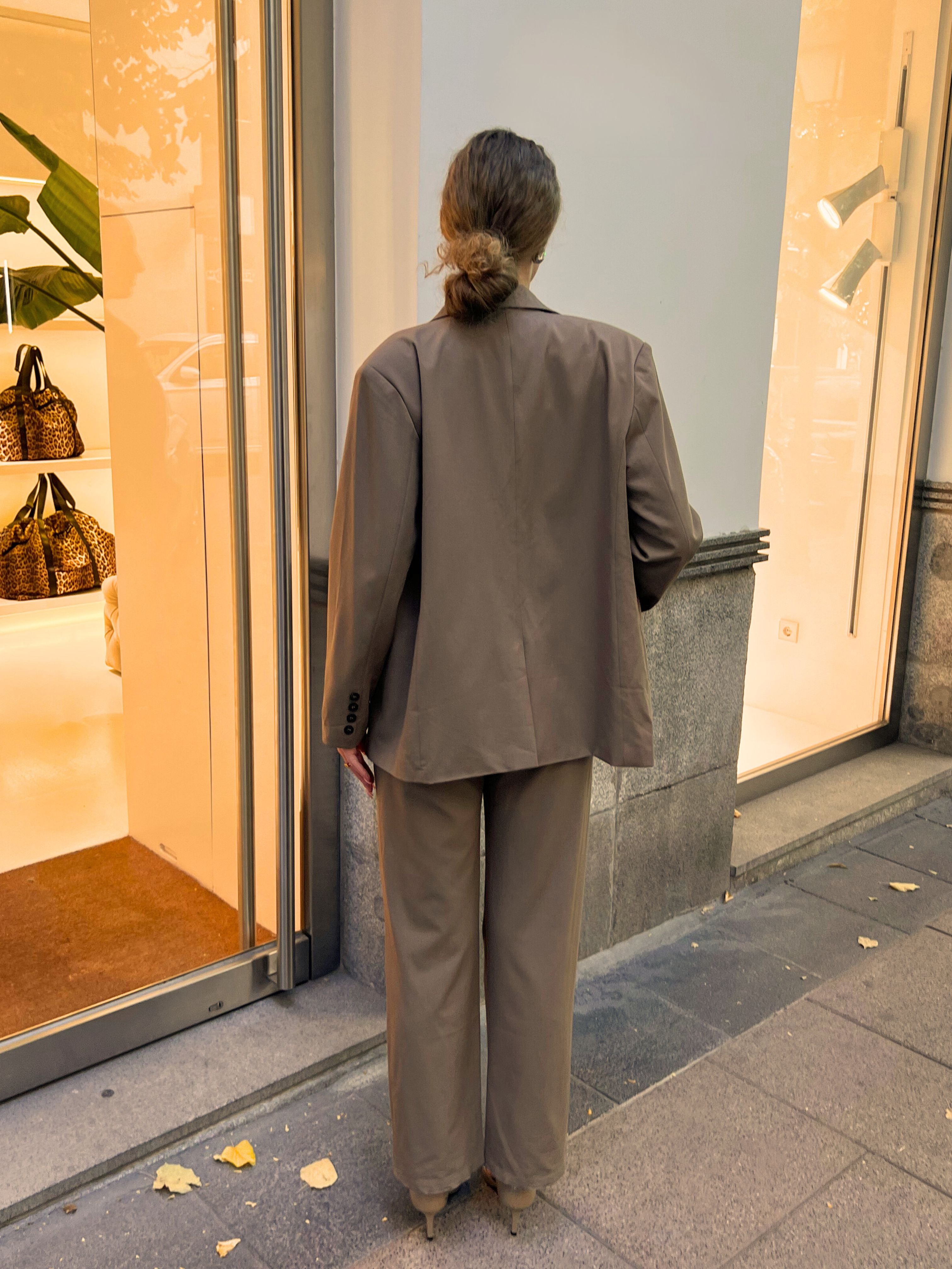 pantalon traje beige