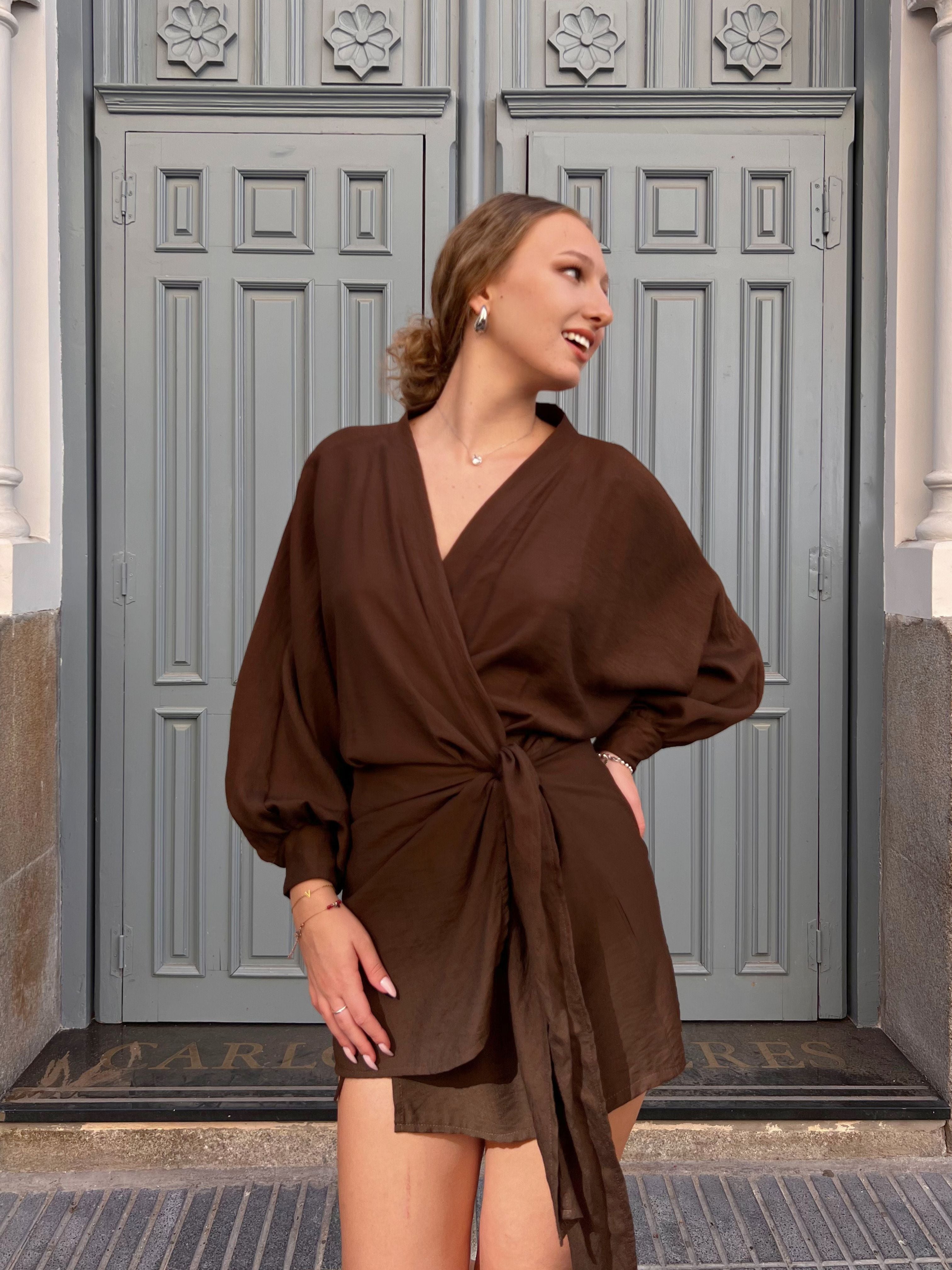 vestido corto con lazada