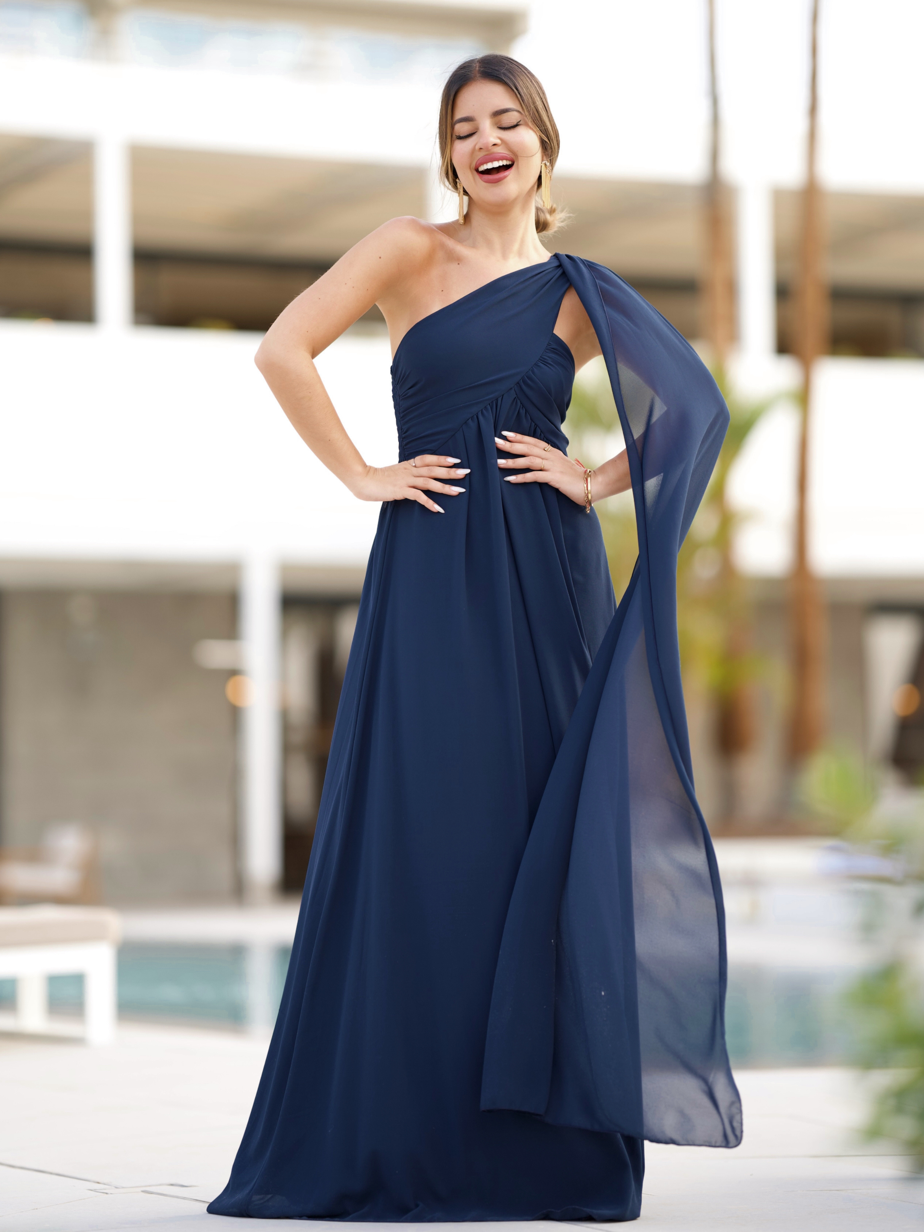 Vestido largo asimétrico invitada azul