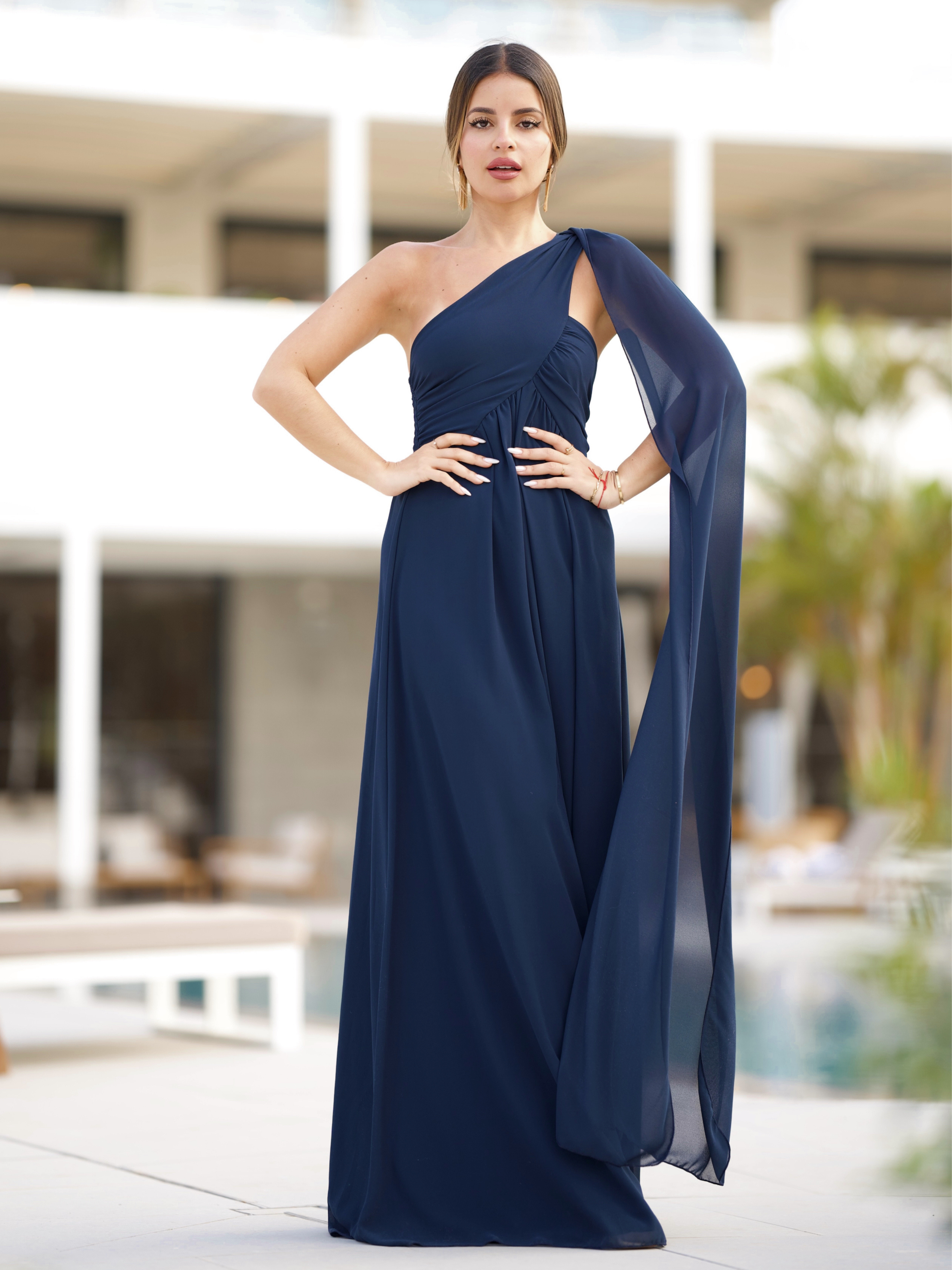 Vestido largo asimétrico invitada azul