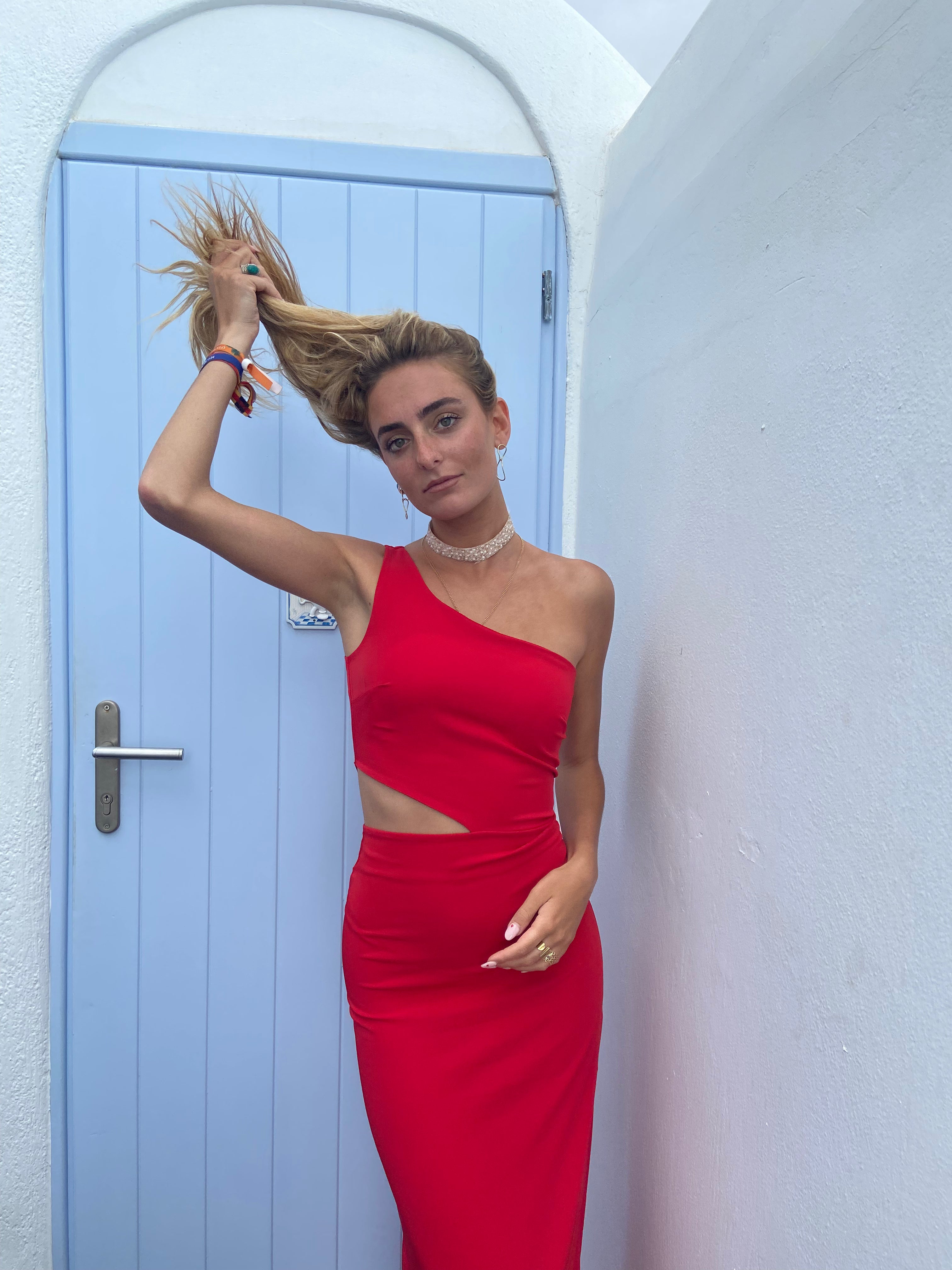 Vestido Asimétrico Cut Out